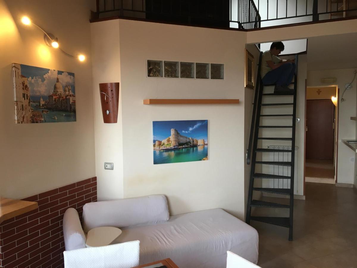 Beach Holiday Villa Terracina Exterior photo